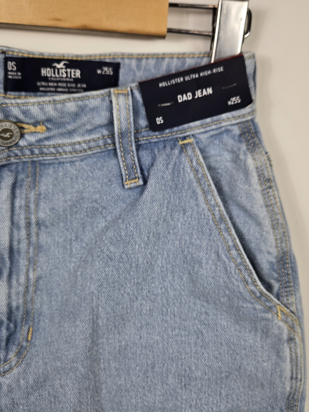 Hollister Ultra High Rise Dad Jeans Light Wash 90s Y2K Mom Denim W25 - Picture 3 of 9